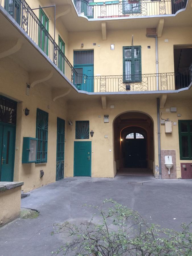 Peaceful Central Stay Gozsdu Будапеща Екстериор снимка